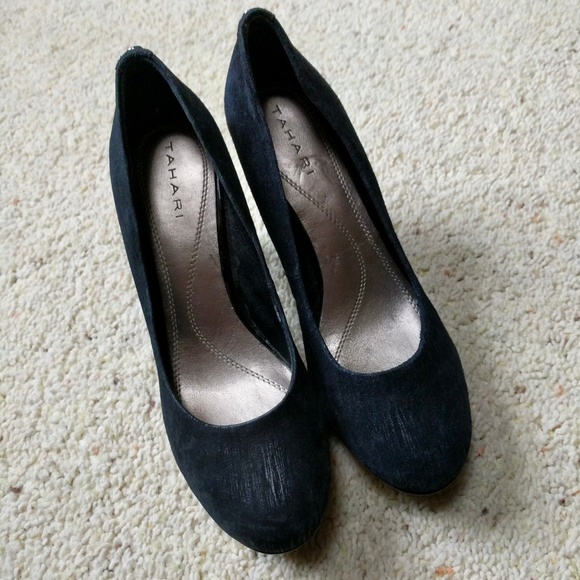 Tahari Sophia Black Classic Pumps Heels size 7.5 - Picture 4 of 8